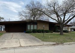 Pre-foreclosure in  CIRCLE TER Mason City, IA 50401