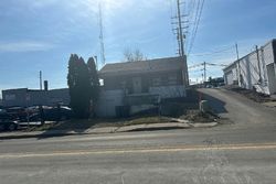 Pre-foreclosure in  E FORT WAYNE ST Warsaw, IN 46580