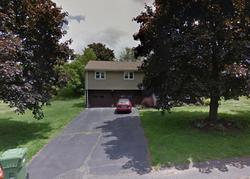 Pre-foreclosure in  SURREY LN Windsor, CT 06095