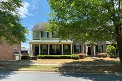 Pre-foreclosure in  RIVER PARK XING Woodstock, GA 30188