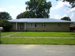 Pre-foreclosure in  N 9TH ST Paragould, AR 72450