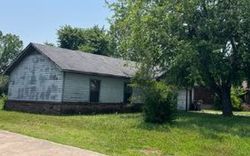 Pre-foreclosure in  W HOUSTON ST Lavaca, AR 72941