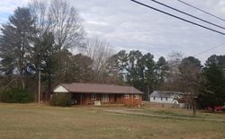 Pre-foreclosure in  HIGHWAY 17 Florence, AL 35634