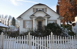 Pre-foreclosure in  VIRGINIA AVE Everett, WA 98201