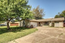 Pre-foreclosure in  E 32ND PL Tulsa, OK 74145