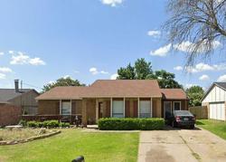 Pre-foreclosure in  NETHERLAND DR Arlington, TX 76017