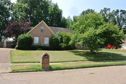 Pre-foreclosure in  BEAGLE RUN LN Arlington, TN 38002