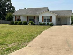 Pre-foreclosure in  AARON DR Alamo, TN 38001