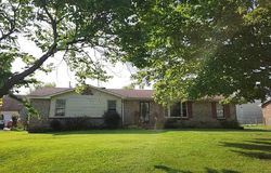 Pre-foreclosure in  ROBIN DR Clarksville, TN 37042