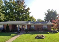 Pre-foreclosure in  WHITLOW DR Belleville, IL 62226