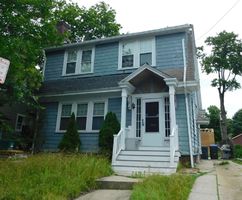 Pre-foreclosure in  VERNDALE AVE Providence, RI 02905