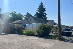 Pre-foreclosure in  NE 115TH AVE Portland, OR 97220