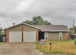  Ne Lakeview Cir, Lawton OK
