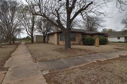 Pre-foreclosure Listing in N GRANT ST CORDELL, OK 73632