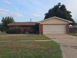 Pre-foreclosure in  RIDGECREST DR Chickasha, OK 73018