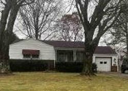 Pre-foreclosure in  ESTATES CIR Youngstown, OH 44511