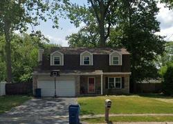 Pre-foreclosure in  SANDY CREEK RD Sylvania, OH 43560