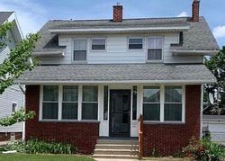 Pre-foreclosure in  RADCLIFFE DR Toledo, OH 43609