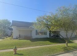 Pre-foreclosure in  W SILVER ST Wapakoneta, OH 45895