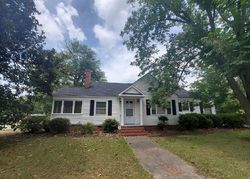 Pre-foreclosure in  NORTHWEST AVE Fayetteville, NC 28301