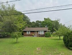 Pre-foreclosure in  MIDWAY DR Riverhead, NY 11901