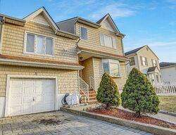 Pre-foreclosure in  HILLCREST AVE Lodi, NJ 07644