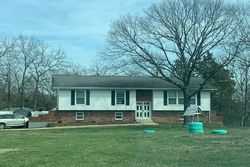 Pre-foreclosure in  COTTAGE RD Bonne Terre, MO 63628