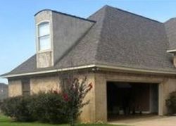 Pre-foreclosure in  CLUBVIEW CIR Pearl, MS 39208