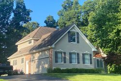 Pre-foreclosure Listing in VICTORIA LN FENTON, MI 48430