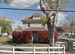 Pre-foreclosure in  N RIVERSIDE DR Mchenry, IL 60051