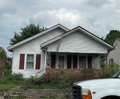Pre-foreclosure in  BLANCHARD ST Shelbyville, IN 46176