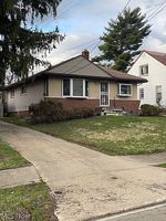 Pre-foreclosure in  DRESSLER AVE Cleveland, OH 44125