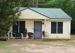 Pre-foreclosure in  WILL HENRY LN Baker, FL 32531