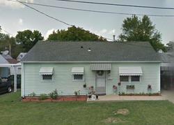 Pre-foreclosure in  W BARTLETT CT Peoria, IL 61604