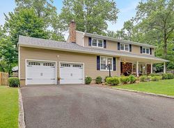 Pre-foreclosure in  LEXINGTON LN Montvale, NJ 07645