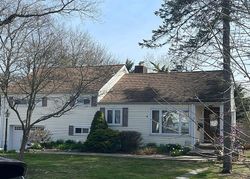 Pre-foreclosure in  SCOTT DR Melville, NY 11747