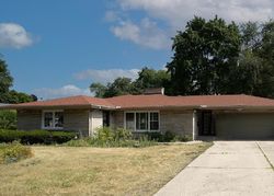 Pre-foreclosure Listing in GLENWOOD AVE JOLIET, IL 60435