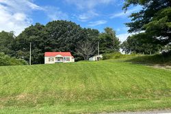 Pre-foreclosure Listing in PIPERS GAP RD GALAX, VA 24333