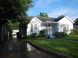 Pre-foreclosure Listing in AVENUE D VICTORIA, TX 77901
