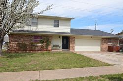 Pre-foreclosure in  E 36TH ST Tulsa, OK 74146