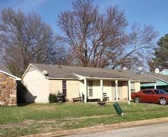 Pre-foreclosure in  FENWAY DR Memphis, TN 38141