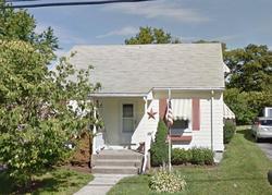 Pre-foreclosure in  NORMAN ST Cumberland, RI 02864