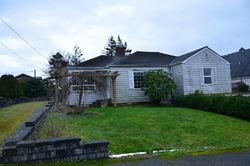 Pre-foreclosure in  WARREN ST Mount Vernon, WA 98273