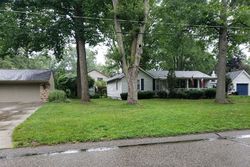 Pre-foreclosure in  MILBURN ST Livonia, MI 48152