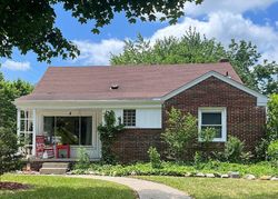 Pre-foreclosure in  QUANDT AVE Allen Park, MI 48101