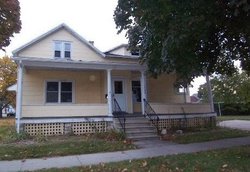 Pre-foreclosure in  THOMAS ST Marinette, WI 54143