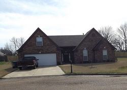 Pre-foreclosure in  LATIMER COURT CV Horn Lake, MS 38637