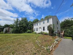 Pre-foreclosure in  SAWYER ST Gardner, MA 01440