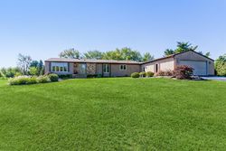 Pre-foreclosure in  PHEASANT LN Woodstock, IL 60098