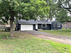 Pre-foreclosure in  DEERWOOD DR Hopkins, MN 55343